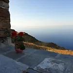 Diavrouxas House In Sifnos Appartamento *