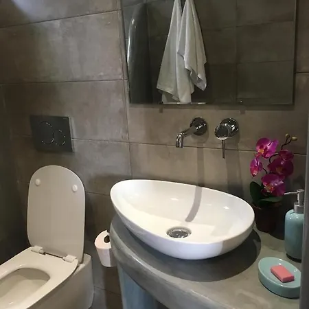 Diavrouxas House In Sifnos *